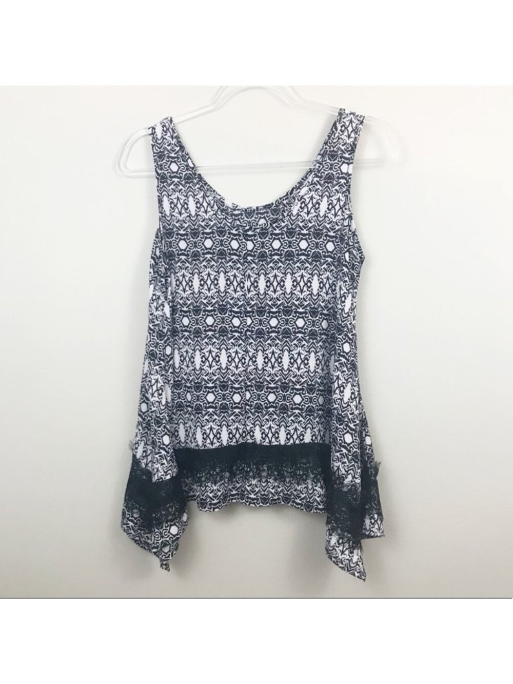 Paper Crane | Black and White Ikat Tank sz XS